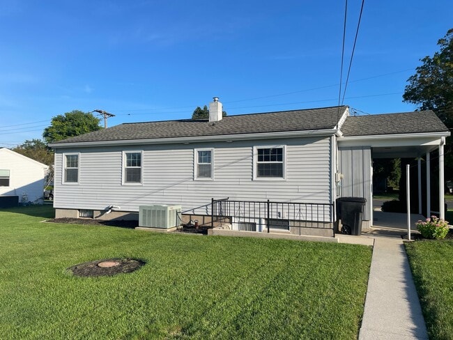 Photo - 420 E Maple St