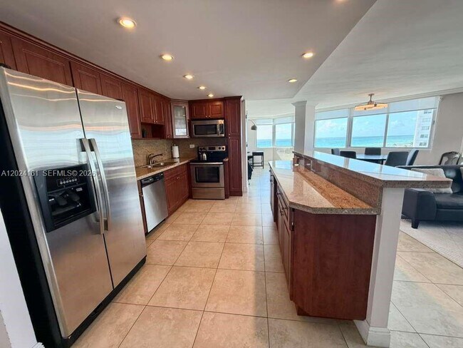 7135 Collins Ave Unit 815
