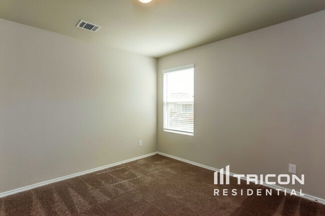 Photo - 1932 Bluethroat