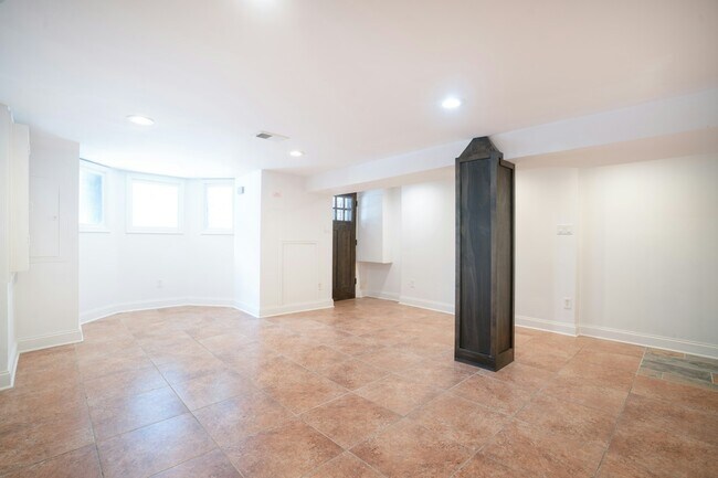 Photo - 619 Florida Ave NW