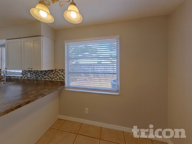 Photo - 1753 Linwood Cir