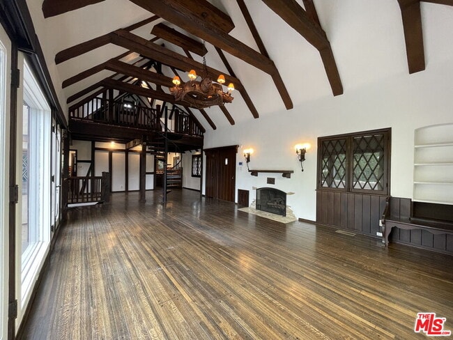 Photo - 2667 Lake View Terrace E