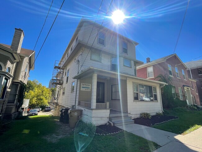 Photo - 125 E Gorham St