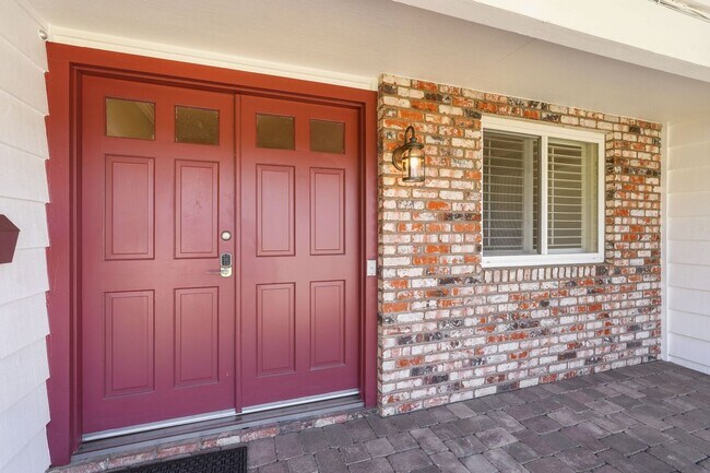 940 Fell Ct