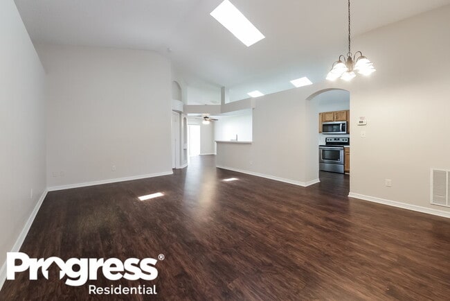 Photo - 92 Pine Forest Pl
