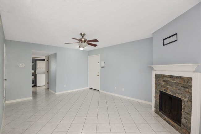 Photo - 3220 69th St Unidad L6