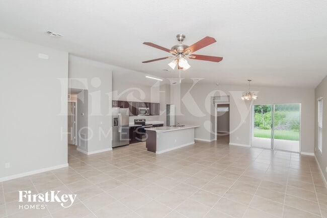 Photo - 811 Andrew St SE