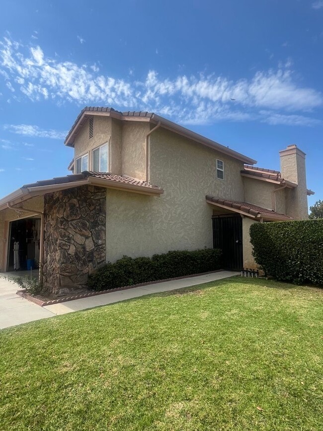Photo - 613 Santa Paula St