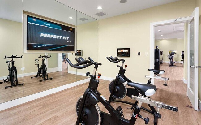 eaves Woodland Hills Apartments For Rent in Woodland Hills