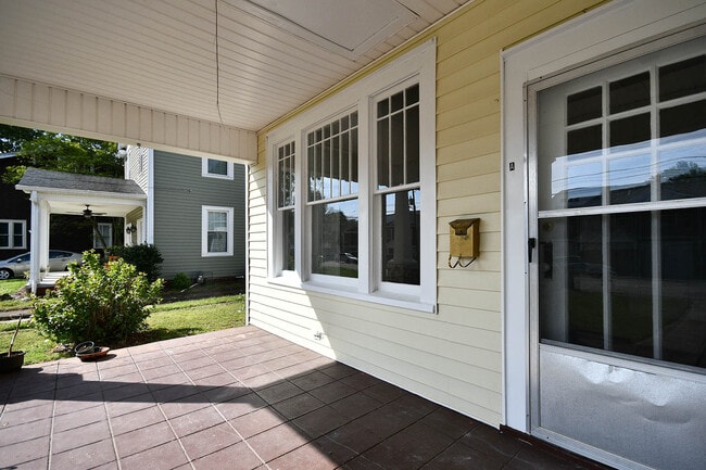 152 Avant St