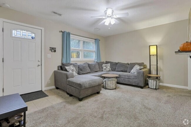 Building Photo - 455 Lakeview Dr Rental