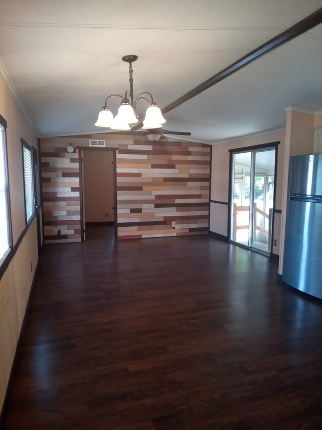Photo - 1837 Holiday Dr