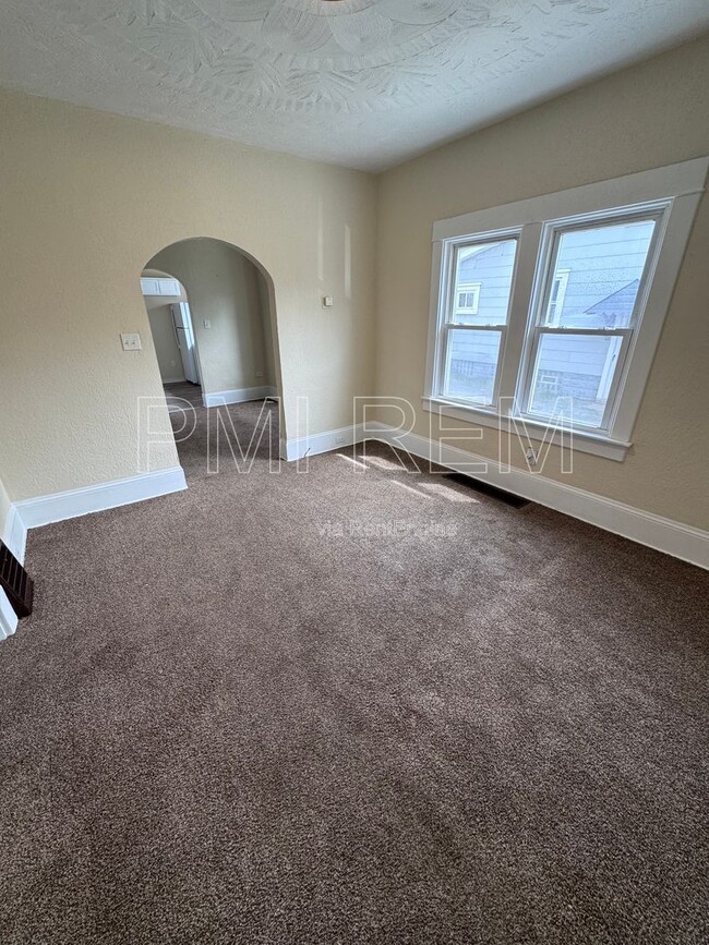 Photo - 1855 Flint Ave