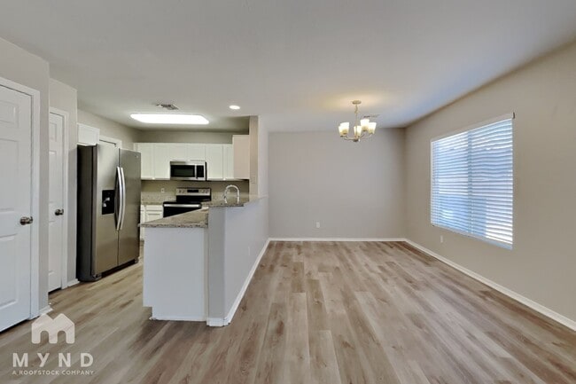 Photo - 11802 W Laurel Ln