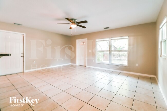 Photo - 415 7th Ave NE