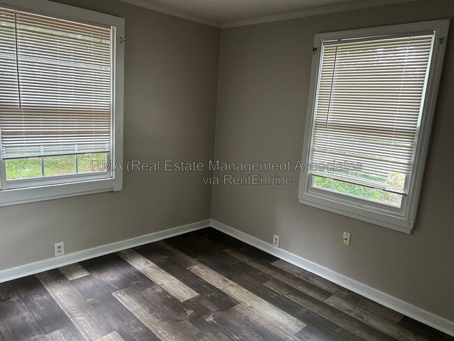 Photo - 1001 W College St Ext