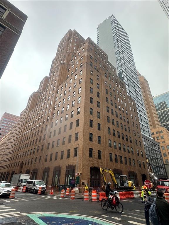 Building Photo - 365 Bridge St Unit 9H Rental