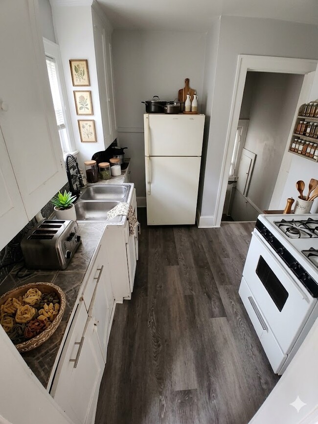 Photo - 1826 Green St