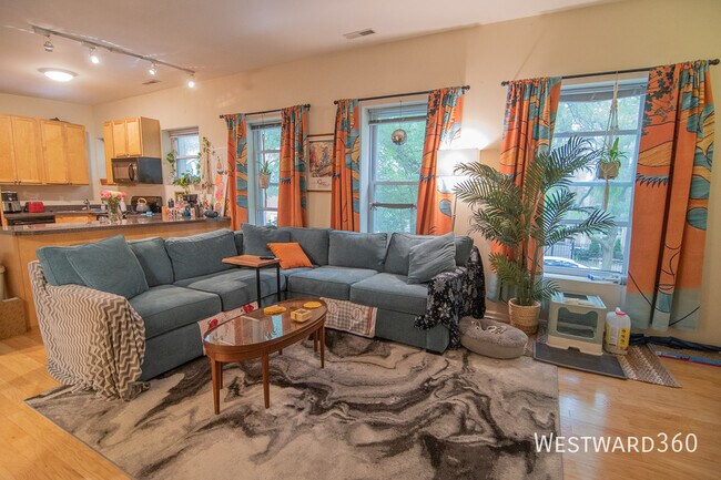 Photo - 1756 W Crystal St Unit 2R
