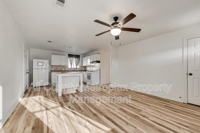 Photo - 1303 S Medora St