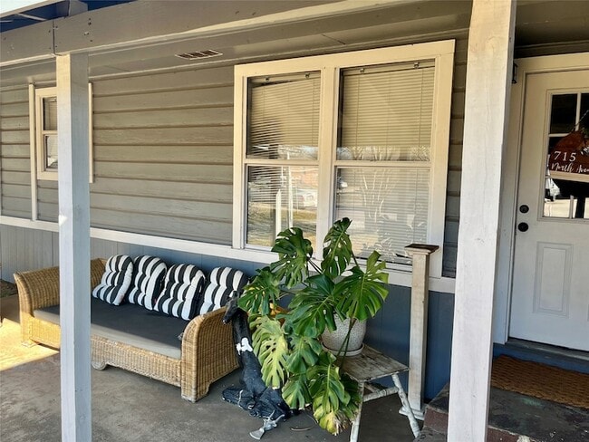 Photo - 715 North Ave