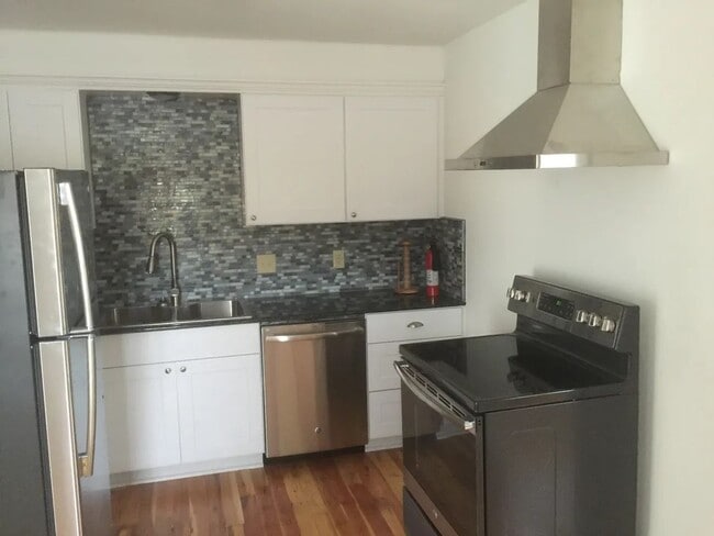 Photo - BEAUTIFUL HOME IN GREAT LOCATION!