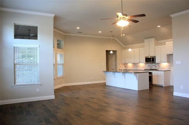 Photo - 940 Parkside Dr