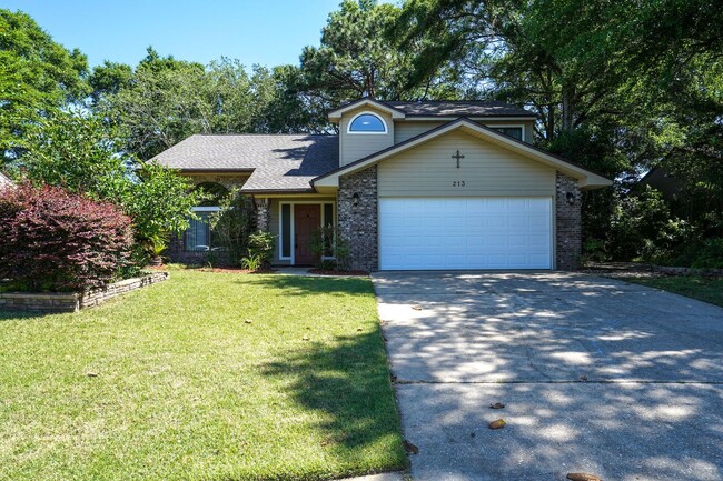 Photo - 4 BR / 2.5 BA – RARE FIND IN ROCKY BAYOU