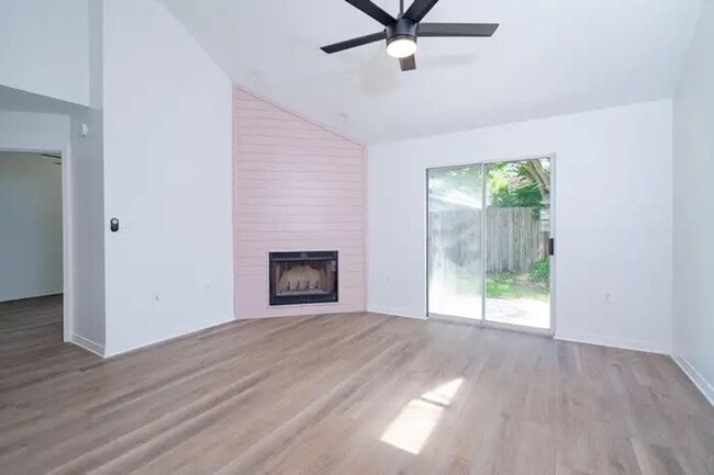 Photo - Stunning 3 Bedroom Home in Fort Walton Beach!