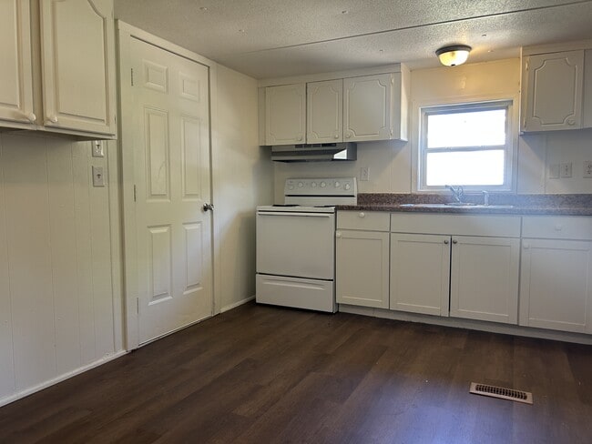 Building Photo - 159 Arborview Dr