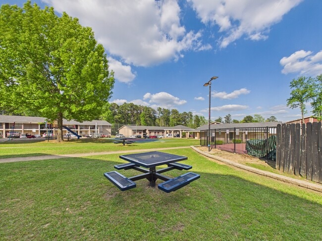 Oxford Pointe Apartments