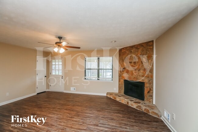 Photo - 209 Kelly Ct