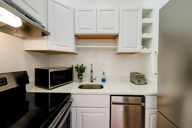 Photo - 1615 Q St NW Unit 610