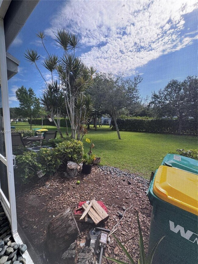 8207 San Carlos Cir
