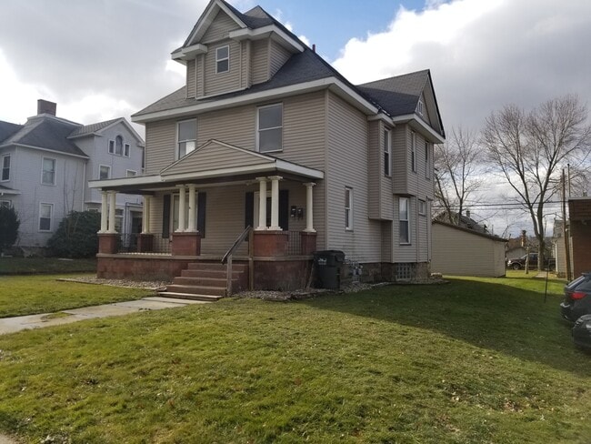 Building Photo - 1015 S Arch Ave Unit 1015 2nd floor