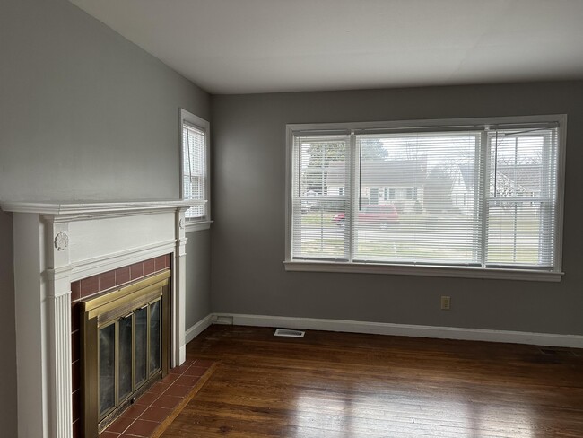 Photo - 635 Longview Dr