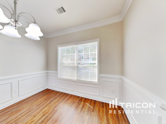 Photo - 1410 Commonwealth Ln