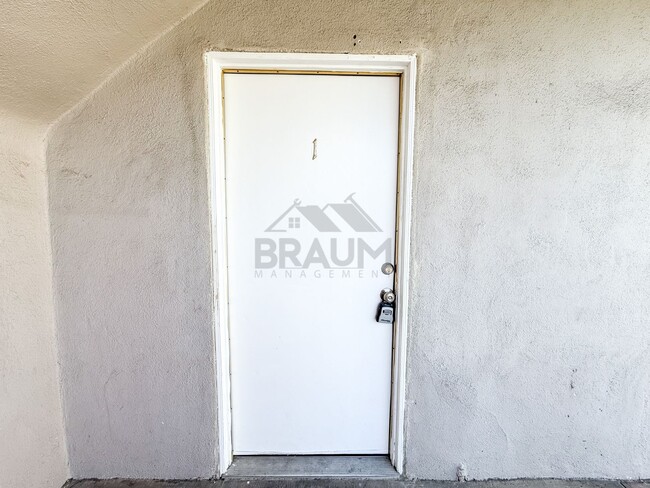 Photo - 6336 Tujunga Ave Unidad 1