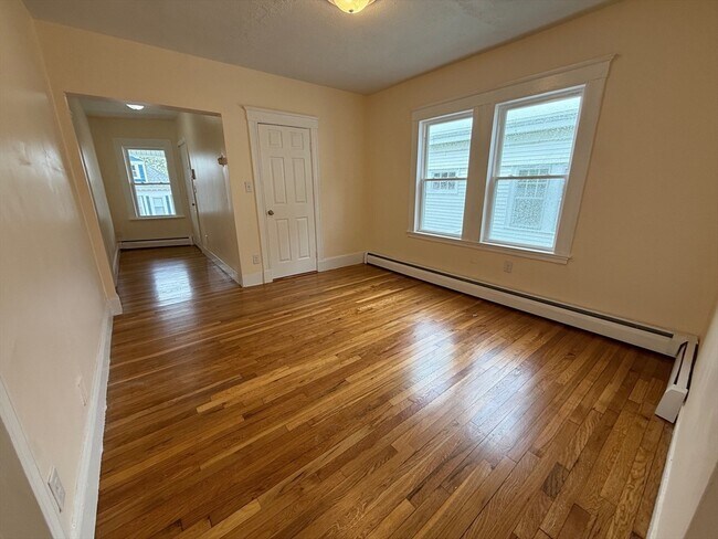 11 Dalrymple St Unit 3