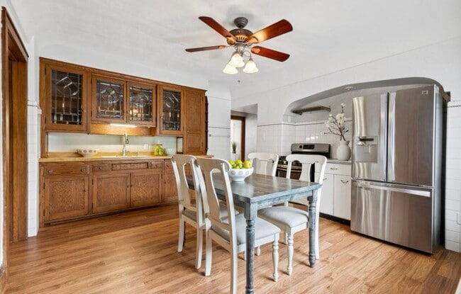 Photo - 1612 S 58th St