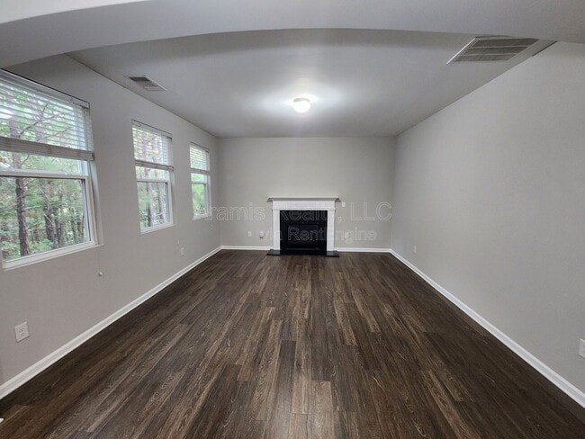 Photo - 187 Laurelcrest Ln