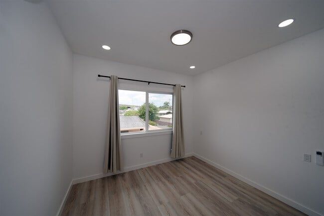 Photo - 98-352-352 Pono St