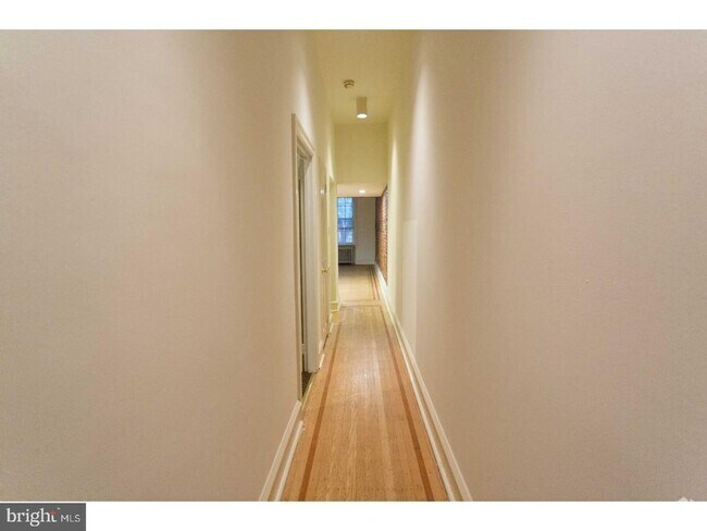 Building Photo - 510 Spruce St Unit 2 Rental