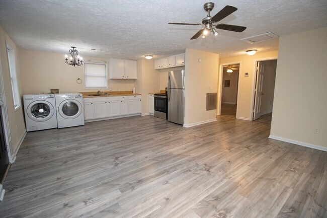 Photo - 1213 Suber St