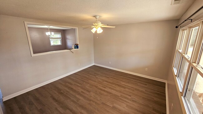 Photo - 3 BD 2 BA in Shamrock Village