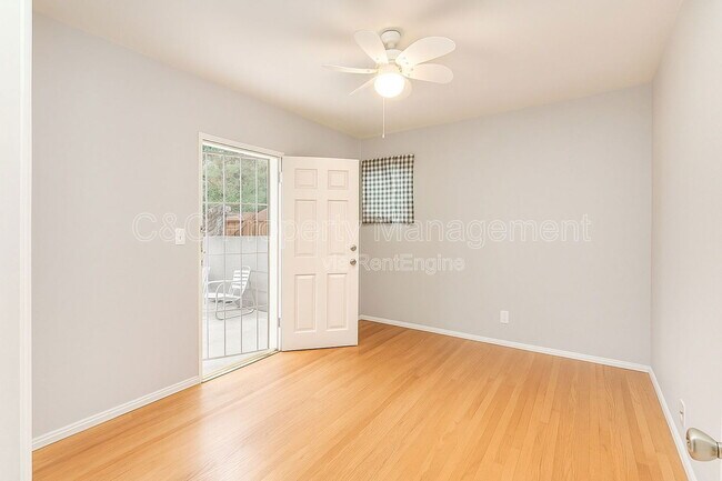 Photo - 3240 Del Vina St