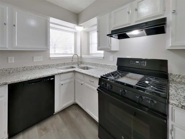 Building Photo - 15243 Bedford Glen Dr