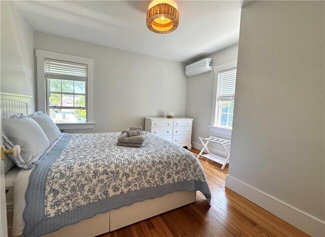 19 Walnut St Unit 4