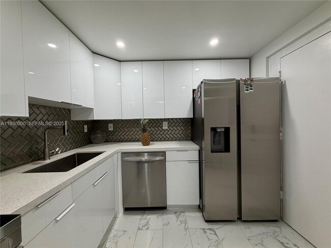 Photo - 1833 S Ocean Dr Unidad 609