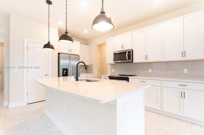 Photo - 8648 Escue St